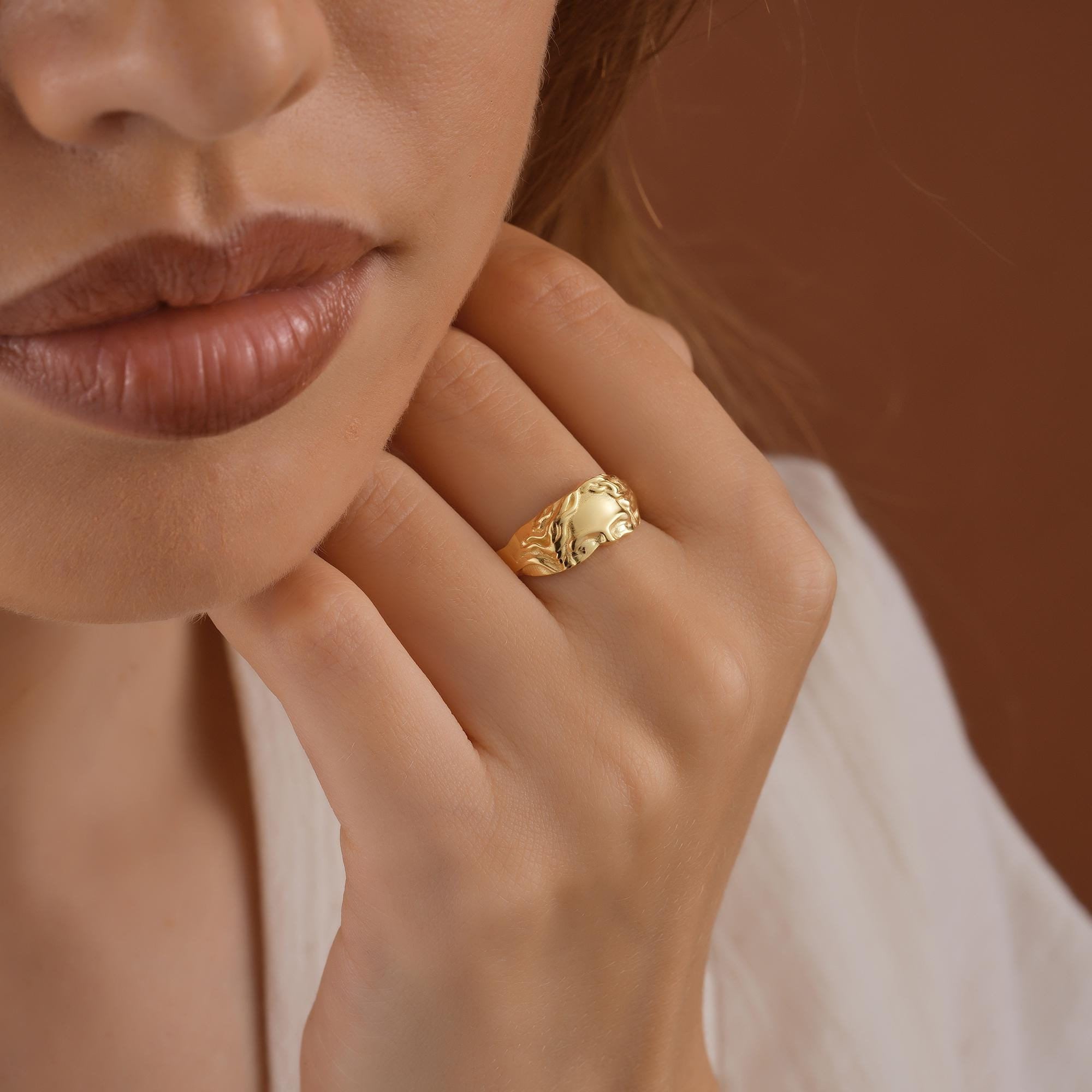 14K Gold Filled Venus Ring, Chunky Aphrodite Ring, Mythology  jewelry, Gold Ring, Christmas Gifts, Greek Symbol, Vintage Jewelry, AU07